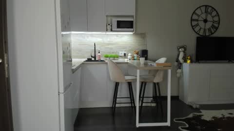 Snapshot of nilliluv chatting on 10/08/25, 11:02 Bella online show from 10/08/25, 11:02