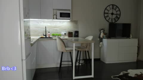 Snapshot of nilliluv chatting on 10/25/25, 11:40 Bella online show from 10/25/25, 11:40