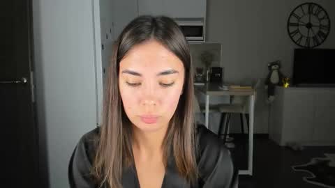 Snapshot of nilliluv chatting on 11/10/25, 04:11 Bella online show from 11/10/25, 04:11