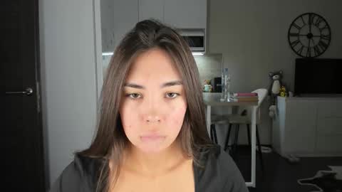 Snapshot of nilliluv chatting on 11/19/25, 04:01 Bella online show from 11/19/25, 04:01