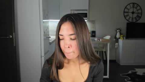 Snapshot of nilliluv chatting on 11/21/25, 05:50 Bella online show from 11/21/25, 05:50