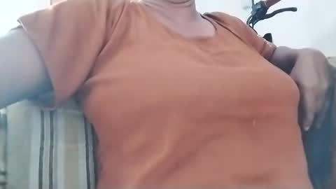 nilminichandrika42 online show from 09/12/25, 01:38