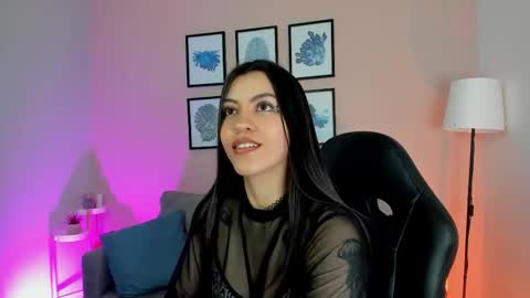 Nina online show from 11/28/25, 09:28