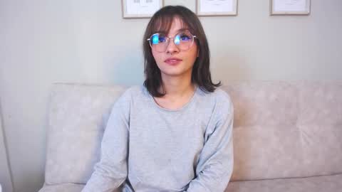 Snapshot of nina_cutes_ chatting on 10/22/25, 04:13 Nina online show from 10/22/25, 04:13