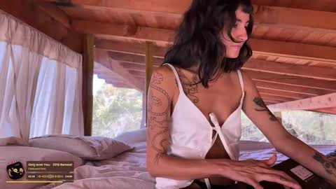 Nina.  online show from 10/12/25, 09:36