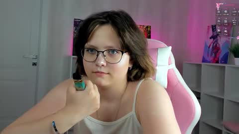 nina lunaa online show from 11/05/25, 09:20