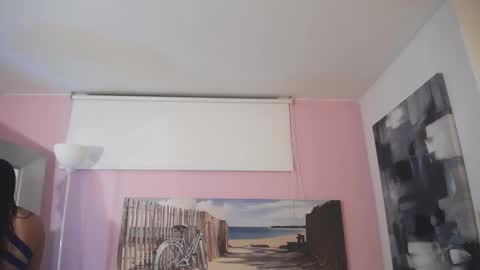 Nina online show from 09/17/25, 12:18