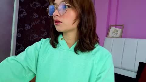 Nina online show from 11/10/25, 07:13