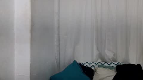 Snapshot of ninaa_fox chatting on 02/12/25, 04:44 Ninaa fox online show from 02/12/25, 04:44