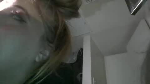 Snapshot of ninabeanzz chatting on 09/17/25, 01:57 ninabeanzz online show from 09/17/25, 01:57