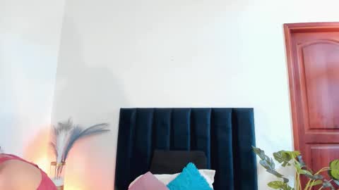 Nina online show from 10/15/25, 06:41