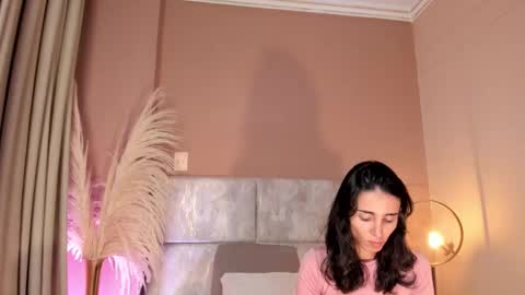 Nina online show from 11/04/25, 06:18