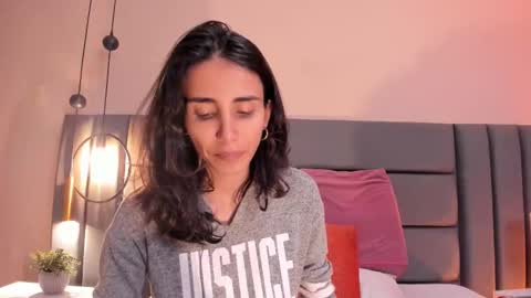 Nina online show from 11/05/25, 06:30