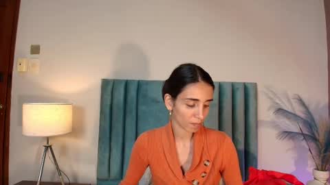 Nina online show from 11/06/25, 06:09