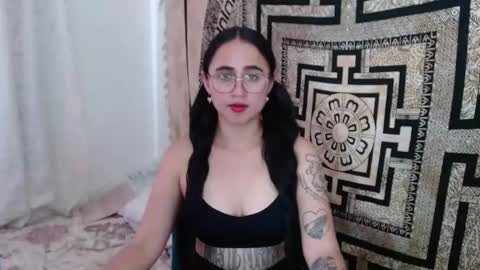 Snapshot of ninakravtz chatting on 01/28/25, 07:21 N I N A online show from 01/28/25, 07:21