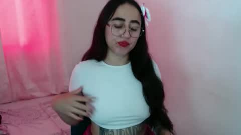 N I N A online show from 10/31/25, 03:02