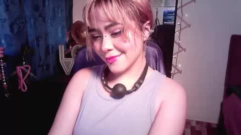 Snapshot of ninamon206063 chatting on 10/01/25, 04:24 NIina Mon online show from 10/01/25, 04:24