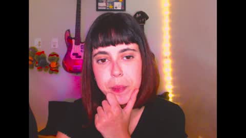 Snapshot of ninapellegrini17 chatting on 10/10/25, 09:25 ninapellegrini17 online show from 10/10/25, 09:25