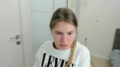 ninarihh online show from 03/09/25, 02:32