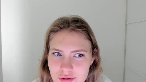 ninarihh online show from 09/10/25, 09:53