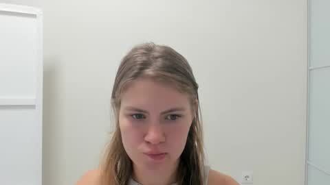 ninarihh online show from 09/22/25, 08:05