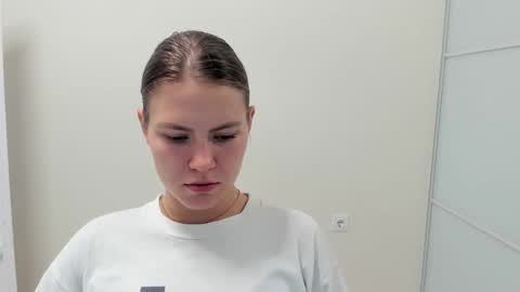 ninarihh online show from 09/24/25, 09:34