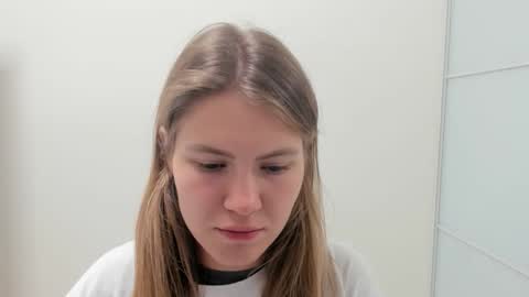 ninarihh online show from 09/25/25, 10:19