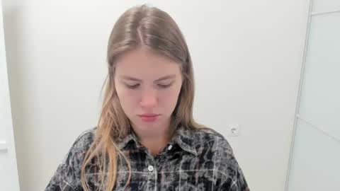 ninarihh online show from 09/26/25, 07:34