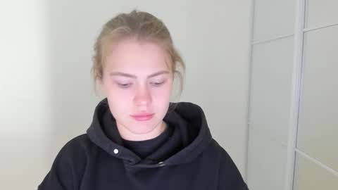 ninarihh online show from 10/15/25, 09:20