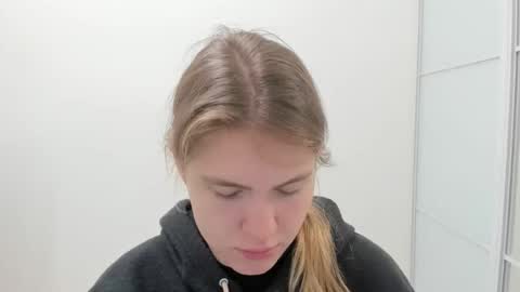 ninarihh online show from 10/17/25, 07:44