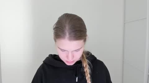 ninarihh online show from 10/18/25, 11:33