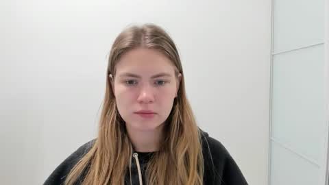 ninarihh online show from 10/20/25, 10:49