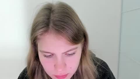 ninarihh online show from 10/26/25, 12:22