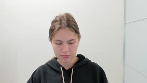 ninarihh online show from 11/02/25, 10:50