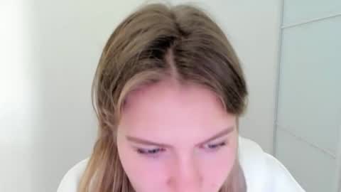 ninarihh online show from 11/05/25, 10:15