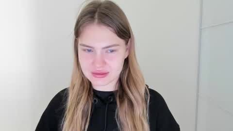 ninarihh online show from 11/11/25, 08:25