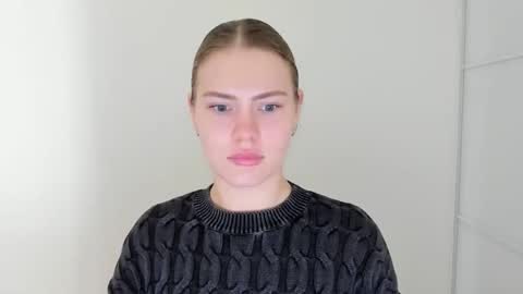 ninarihh online show from 11/12/25, 10:37