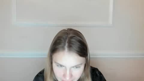 ninarihh online show from 11/20/25, 01:00