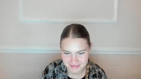 ninarihh online show from 11/21/25, 01:10