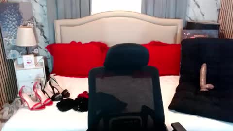 ninarussell online show from 11/04/25, 09:52