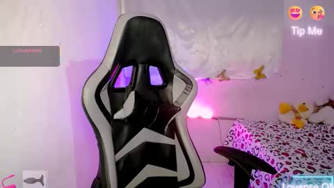 ninatinydoll1 online show from 10/09/25, 11:08