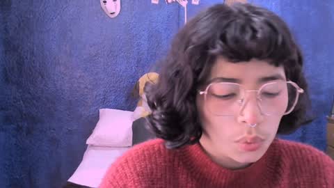 Snapshot of ninayellow chatting on 01/11/25, 02:47 Nina online show from 01/11/25, 02:47