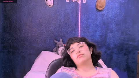 Snapshot of ninayellow chatting on 01/22/25, 02:56 Nina online show from 01/22/25, 02:56