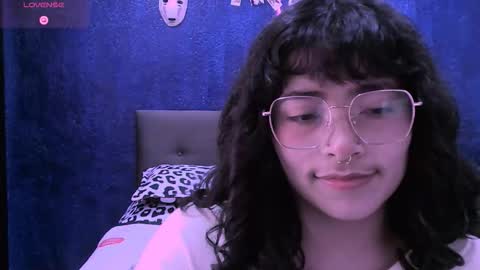 Snapshot of ninayellow chatting on 10/20/25, 01:33 Nina online show from 10/20/25, 01:33