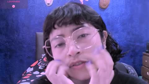 Snapshot of ninayellow chatting on 11/19/25, 01:00 Nina online show from 11/19/25, 01:00