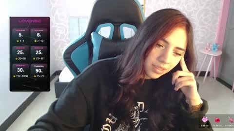 Snapshot of ninfa_ch chatting on 12/23/24, 03:01 Ninfa  online show from 12/23/24, 03:01