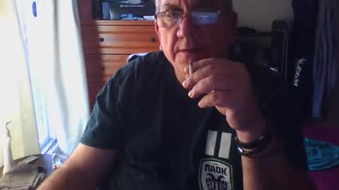 Snapshot of nionios67 chatting on 10/21/25, 02:40 Dennis online show from 10/21/25, 02:40