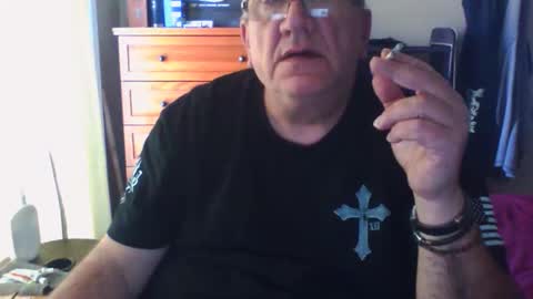 Snapshot of nionios67 chatting on 10/27/25, 04:55 Dennis online show from 10/27/25, 04:55