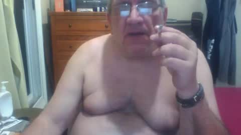 Snapshot of nionios67 chatting on 11/01/25, 03:30 Dennis online show from 11/01/25, 03:30