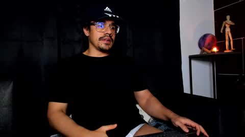 Snapshot of nipsfetich chatting on 02/05/25, 09:15 Steven online show from 02/05/25, 09:15